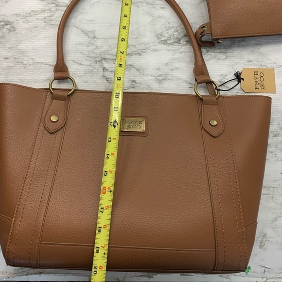 Frye And Co With Zip Pouch Shoulder Bag - Picture 11 of 14